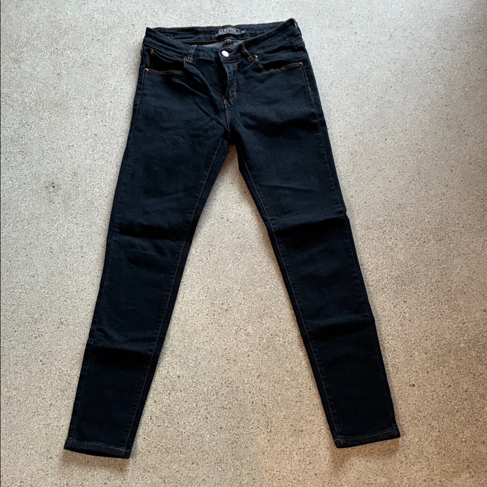 Dark wash size 5